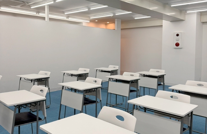 宿題見ます！２時間塾 御器所校 教室内